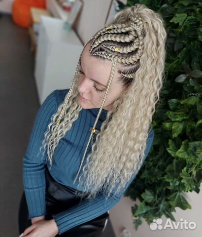 Модель на косы