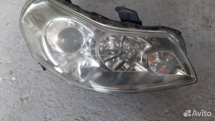 Правая фара ксенон Сузуки sx4