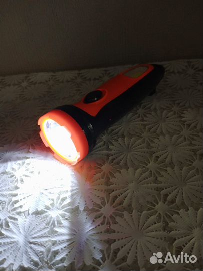 Фонарик светодиодный аккумуляторный
