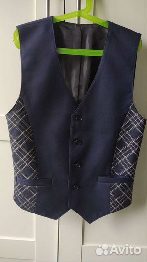 Жилетка для мальчика школьная
