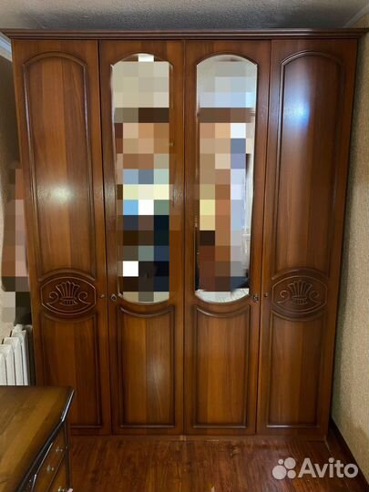 Шкаф распашной