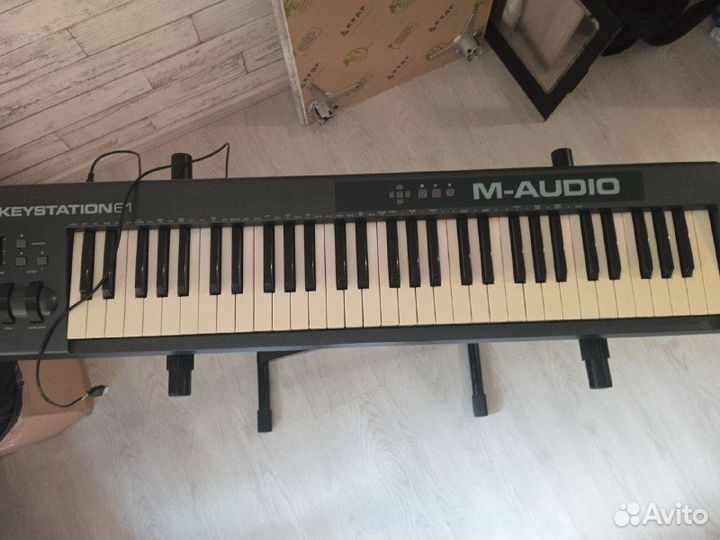 M-Audio Keystation 61 II USB midi + подставка