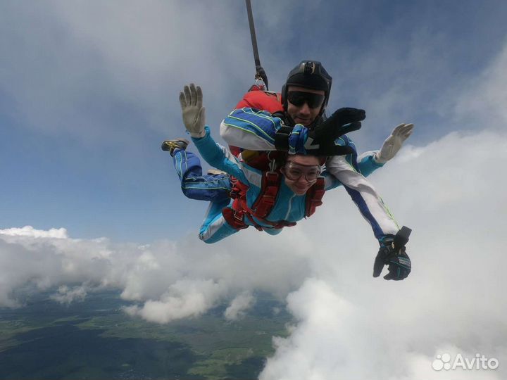 Прыжок с парашютом в тандеме