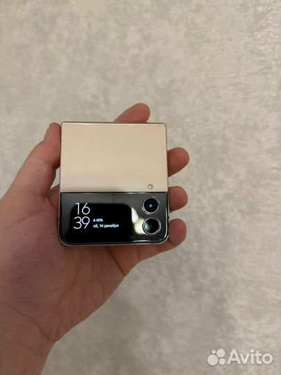 Samsung Galaxy Z Flip4, 8/256 ГБ