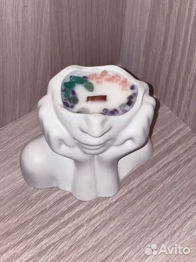 Свеча в гипсовом подсвечнике