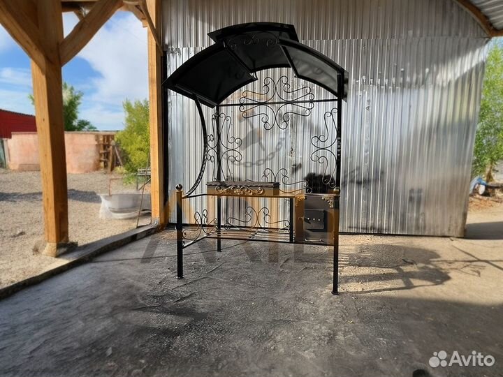 Кованые Мангалы с крышей и печью под казан