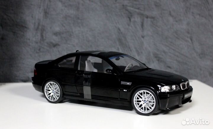 Модель 1:18 BMW M3 CSL (E46) 2003 Solido