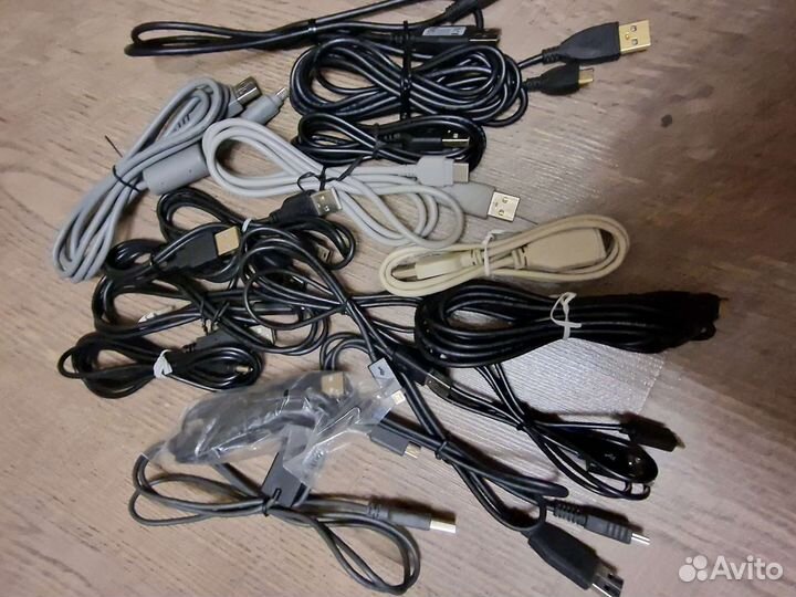 Зарядники, кабели, переходники