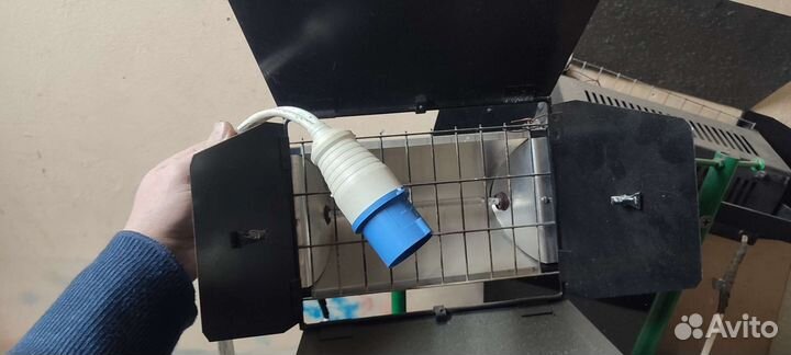 Сценические фонари, прожектора