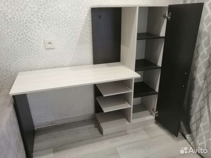 Письменный стол