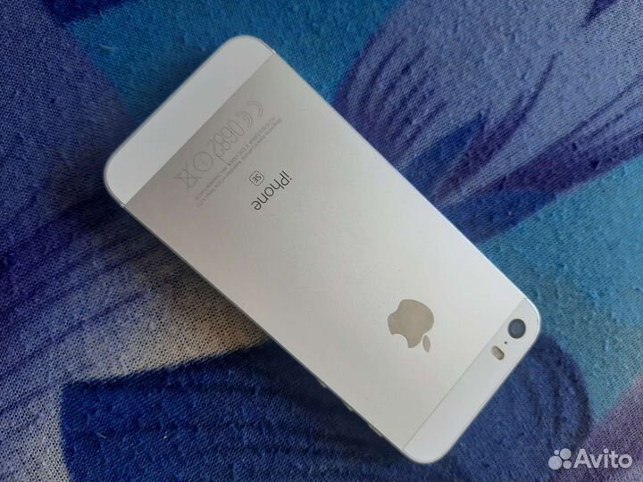 Телефон iPhone SE