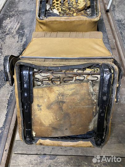 Передние сиденья газ 24