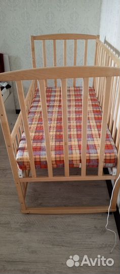 Детская кроватка