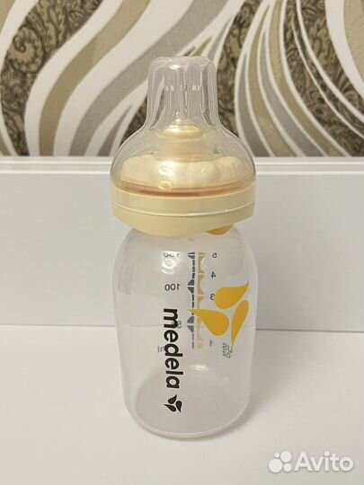 Medela Бутылка Calma с соской новая