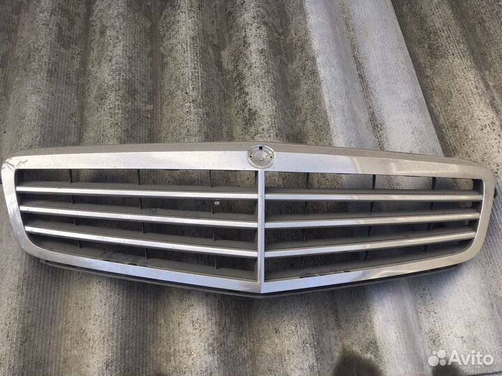 Решетка радиатора w204