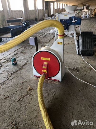 Зернодробилка пневматическая роторная двр-11