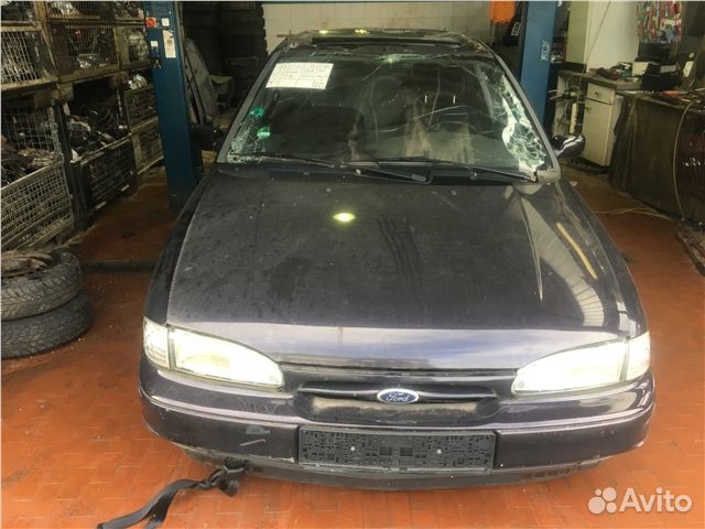 Разбор на запчасти Ford Mondeo 1 1993-1996