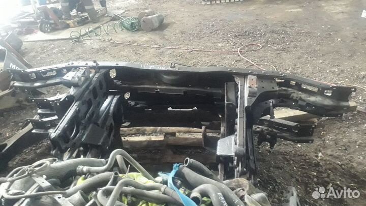 Усилитель бампера Mercedes Actros