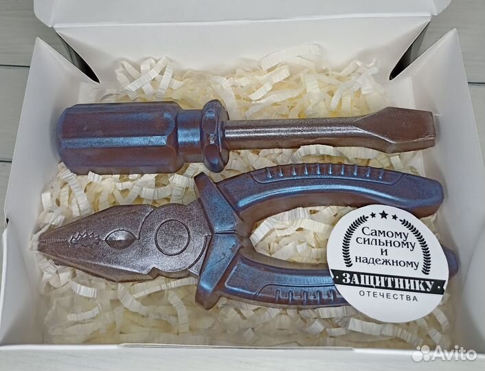 Инструменты из шоколада