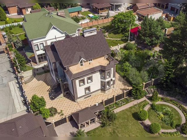 Коттедж 752 м² на участке 15,3 сот.