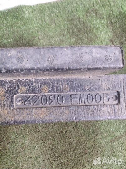 Абсорбер заднего бампера Nissan Tiida C11