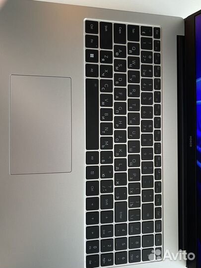 Honor magicbook x 16 pro r7 7840hs 512gb
