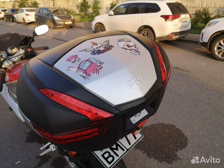 Yamaha yzf1000r Thunderace
