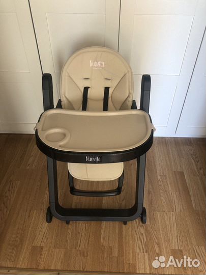 Стульчик для кормления nuovita