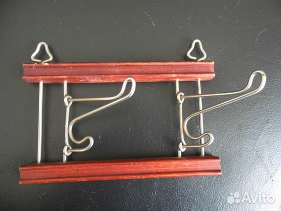Вешалка настенная складная. Два крючка.1952 г