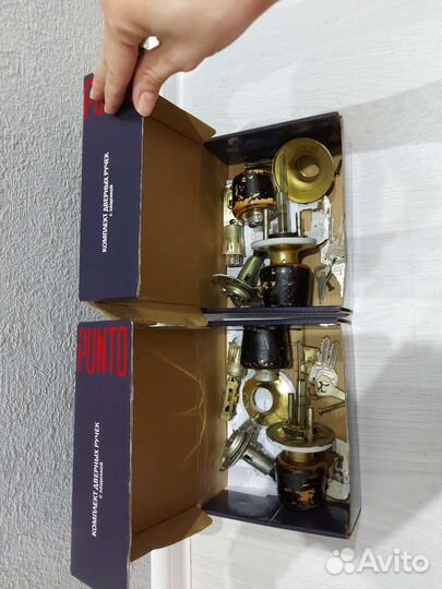 Комплект дверных ручек с защёлкой