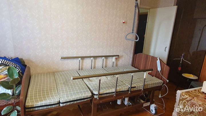 Кровать для лежачих больных с электроприводом