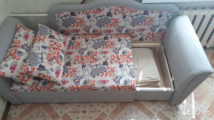 Диван подростковый