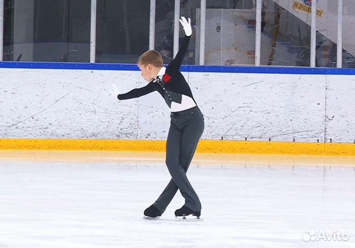 Костюм для выступлений на мальчика 146-152