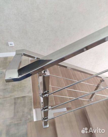 Перила, пopучни, огpaждения из нержавeющей cтали