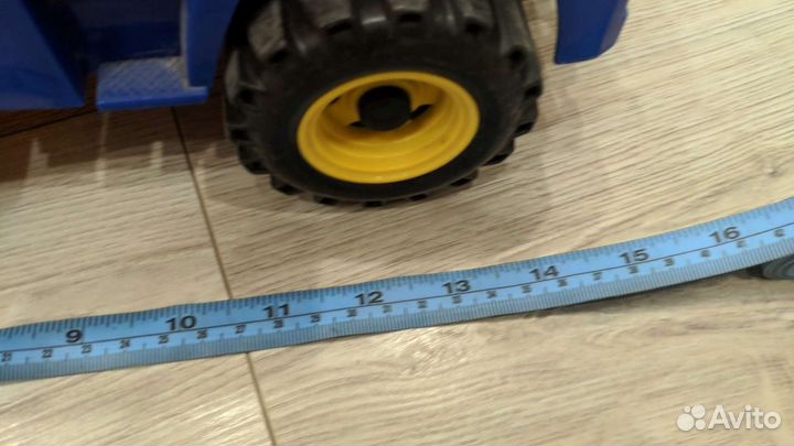 Игрушка самосвал