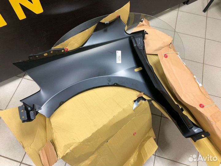 Крыло правое Nissan Tiida
