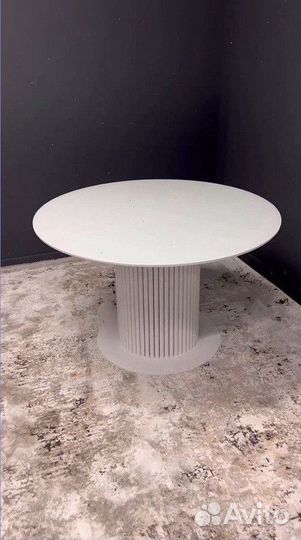Стол в хорошем качестве