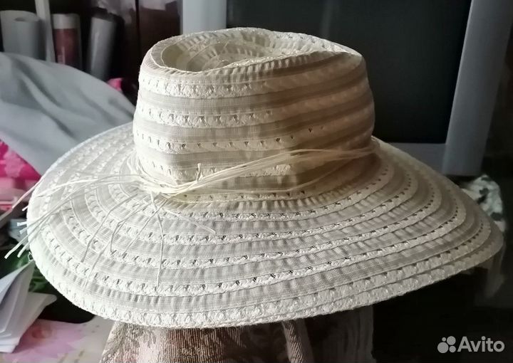 Шляпка соломенная