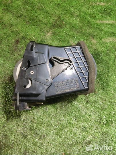 Дефлектор воздушный центральный правый Hyundai