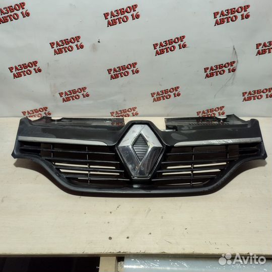 Решётка радиатора Renault Sandero Stepway 2