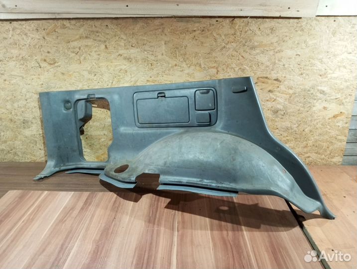 Обшивка задней левой арки Toyota land cruiser 100