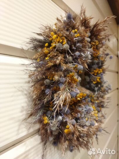 Интерьерный венок из чертогона и пижмы