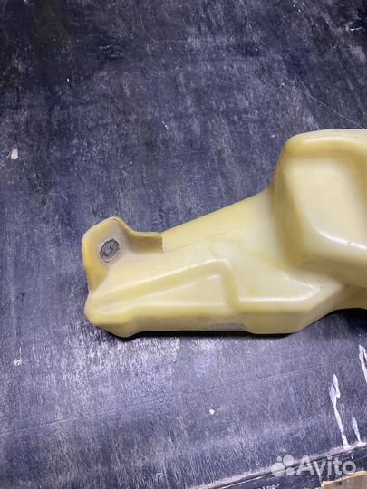 Бачок омывателя Audi 80 893955453B