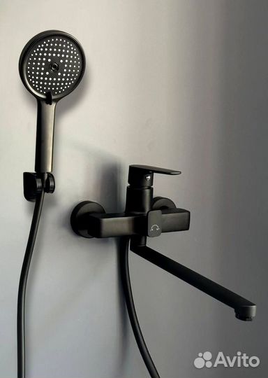 Смеситель для ванны и душа с лейкой