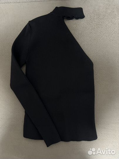 Водолазка на одно плечо