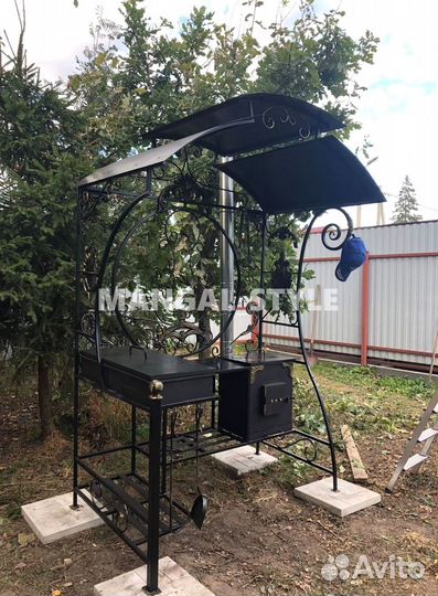 Мангал с крышей