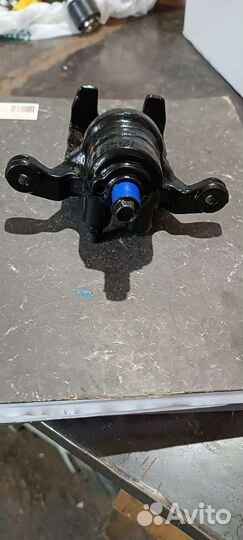 Задний правый суппорт nissan pathfinder r51