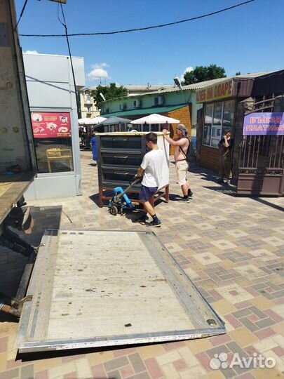 Услуги машины, с гидробортом и манипулятором