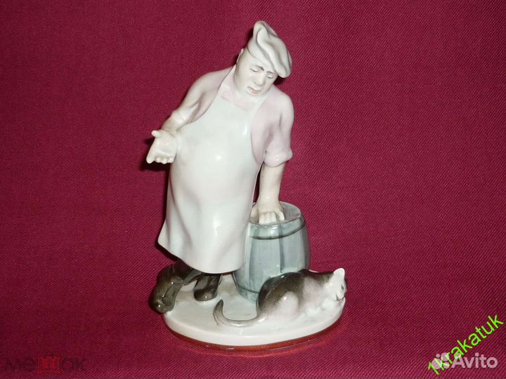 Повар И кот. А Васька слушает, да ест. лфз