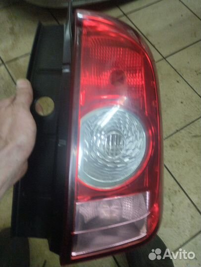 Фонарь задний правый рено дастер